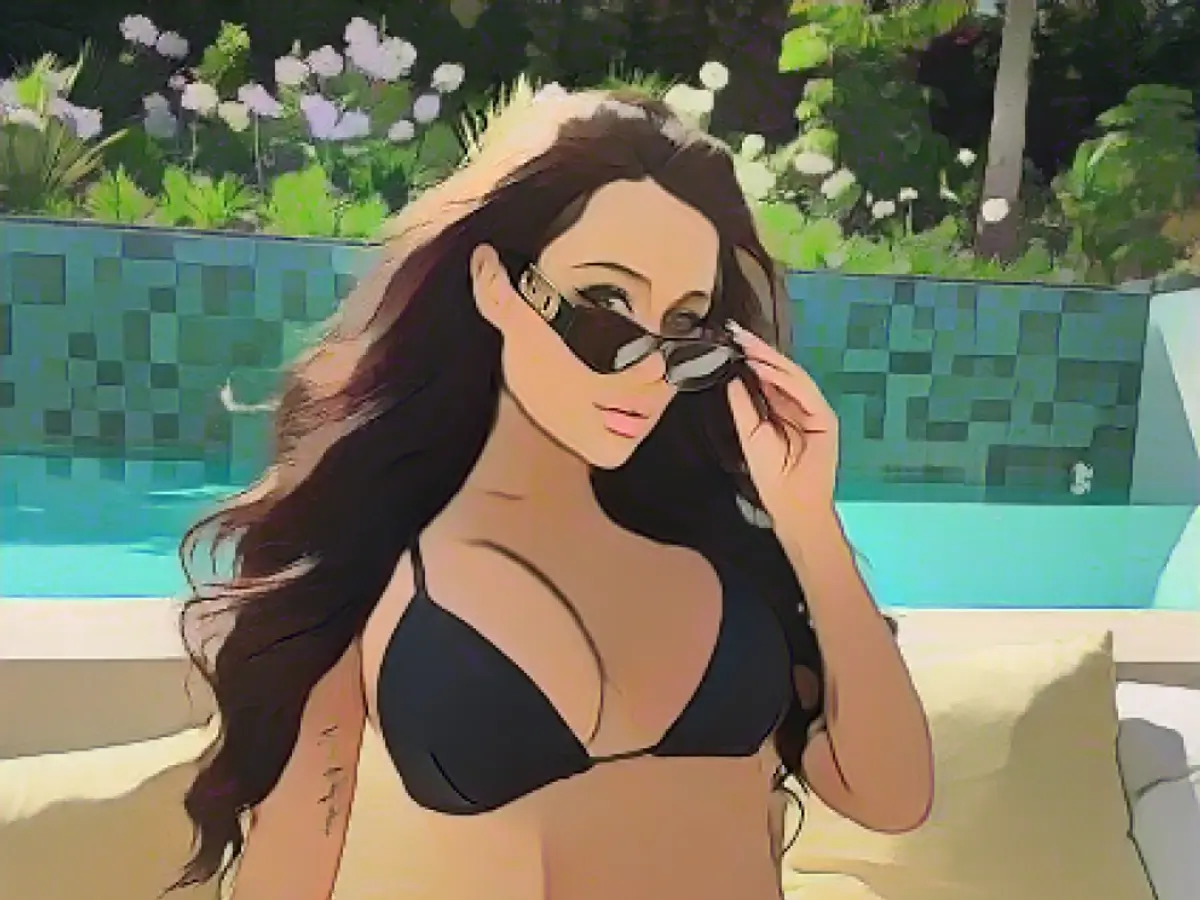 Playmate freezes her belly fat away!