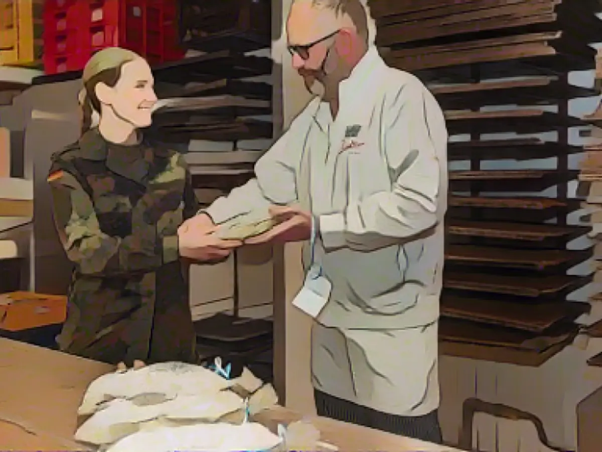 Sweet stollen greeting for Israel's frontline soldiers