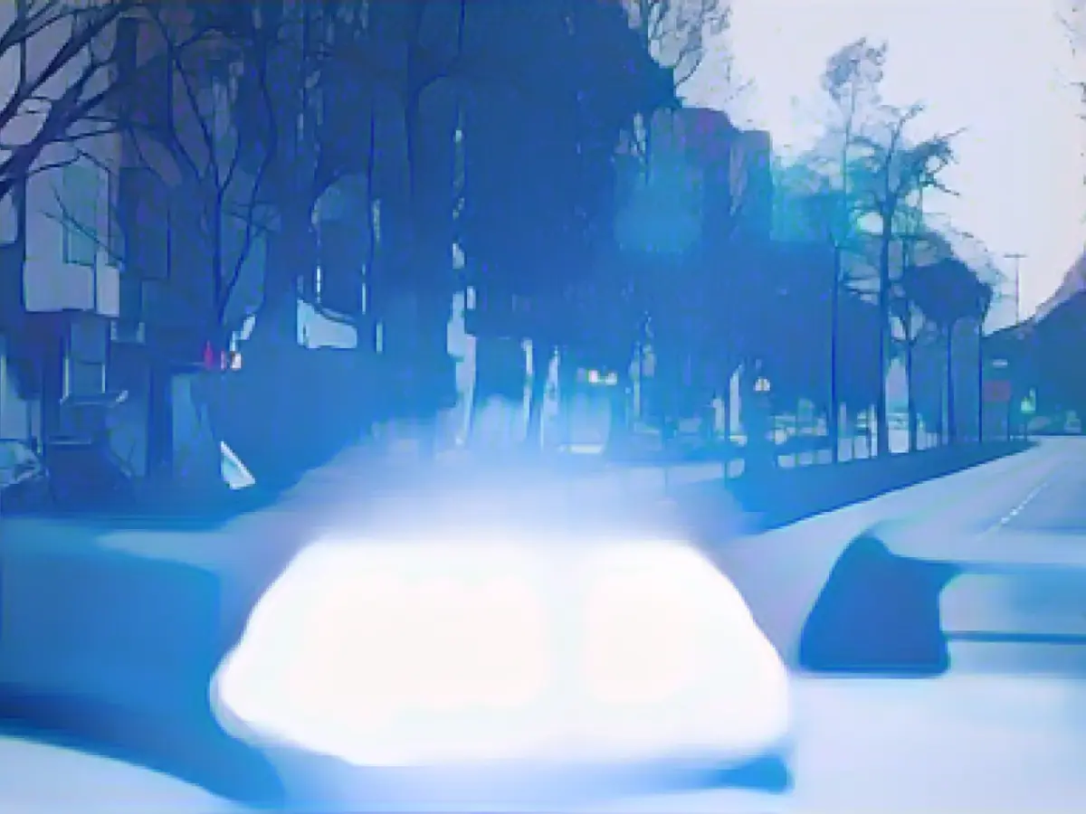 Unknown persons blow up speed camera on Kurfürstendamm