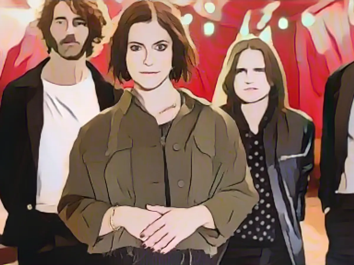 Silbermond singer Stefanie Kloß: Don't vote out of protest