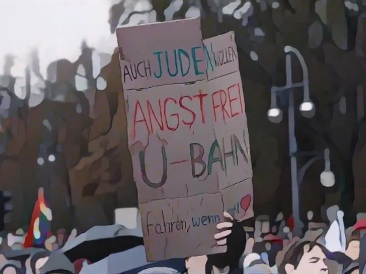 Fewer Germans antisemitic - antisemites increasingly radical