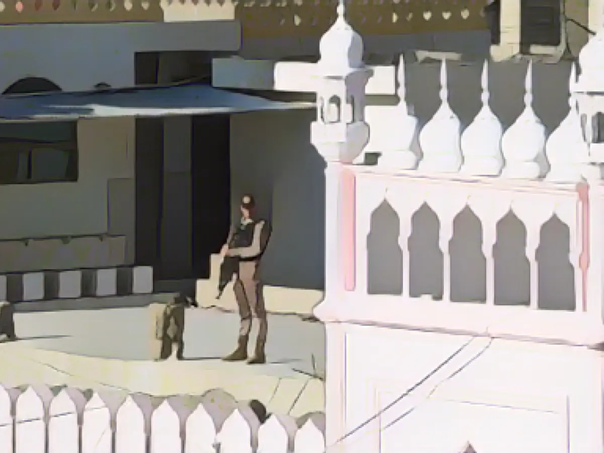 Pakistan: At least 23 dead in attack on army base