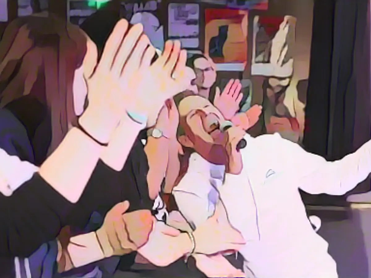 Jürgen Milski trapped among women