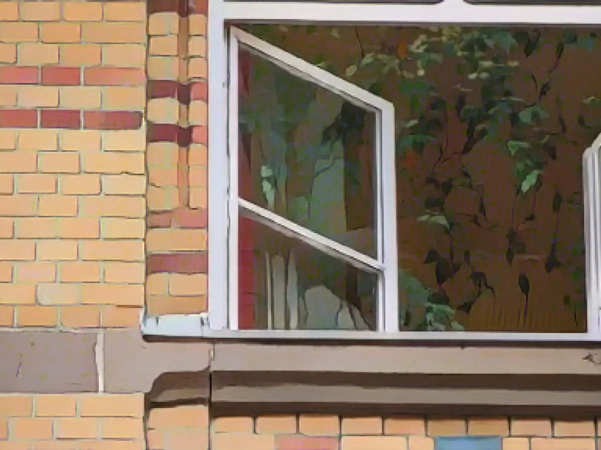 Lord Mayor discusses the Middle East at grammar school