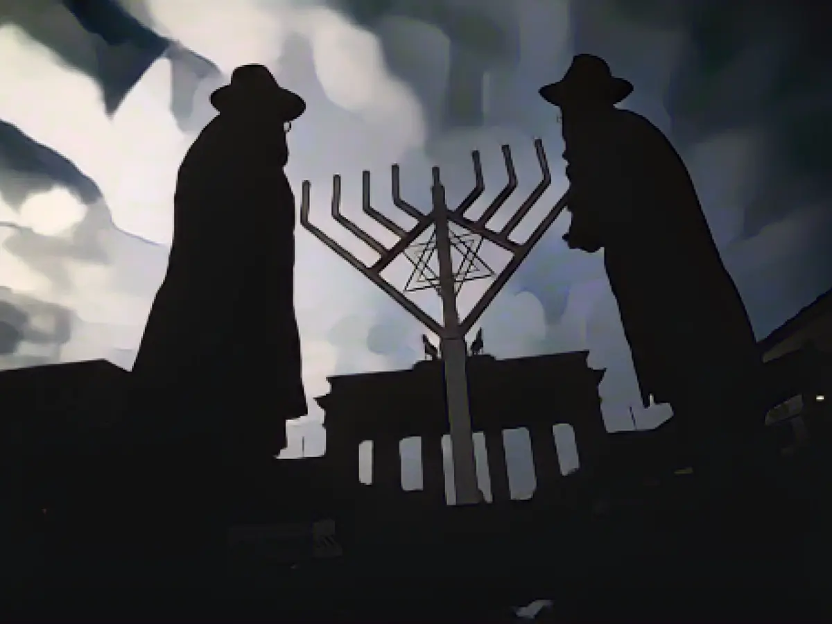 Hanukkah in Berlin: Some advised the rabbi to leave the country - not with Jeremy Borovitz!