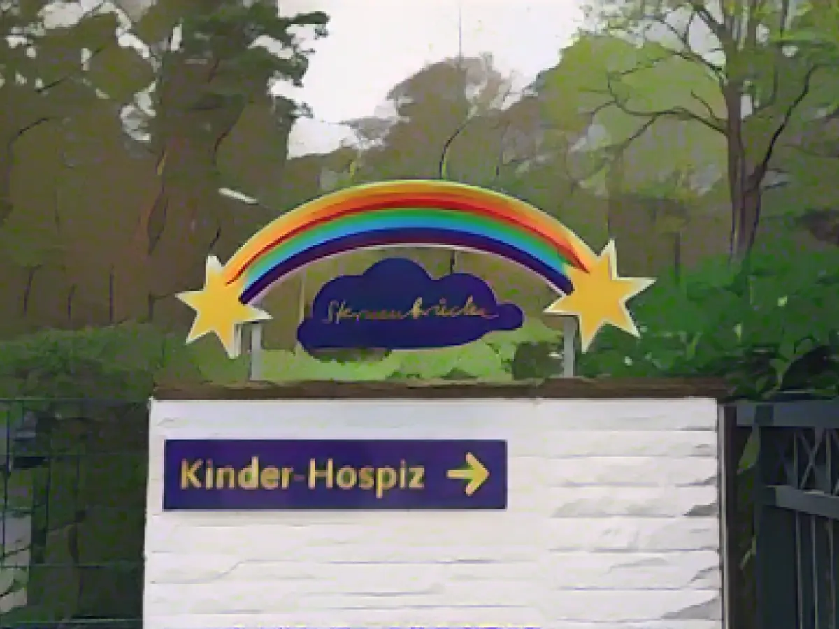 World record attempt planned with stars made from yogurt lids