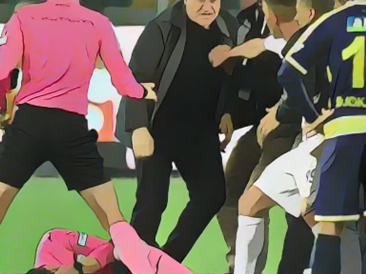 After attack on referee - Turkish club boss resigns