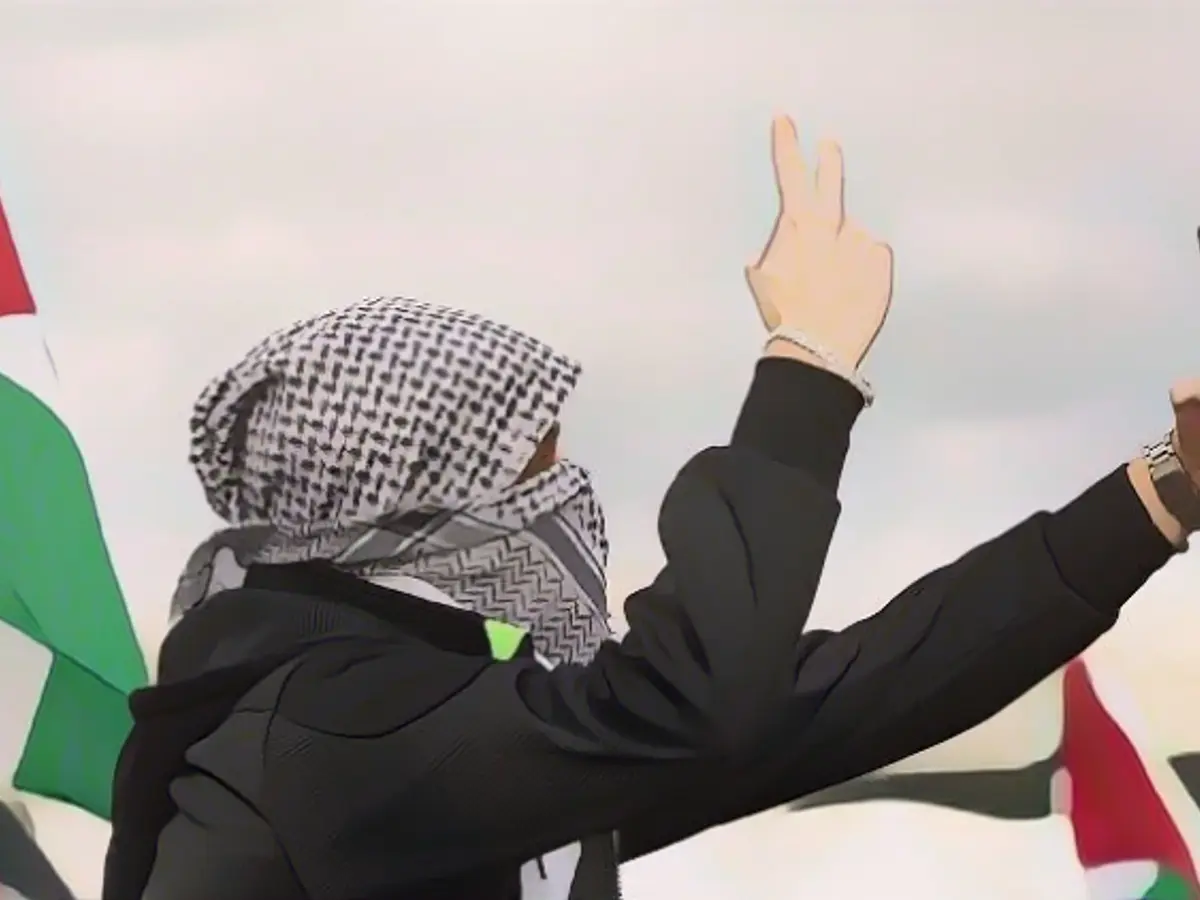 Prejudices against Jews and Muslims stronger since Gaza war