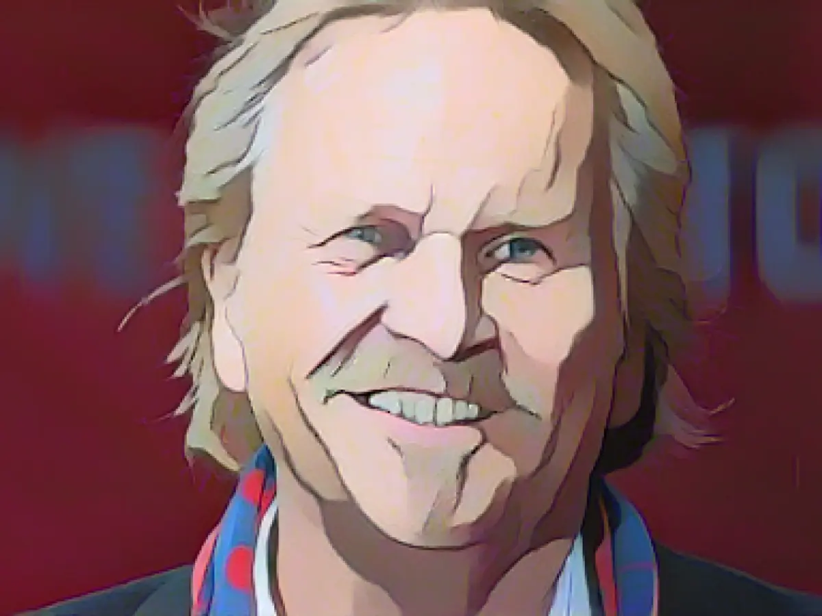 Cult singer lies in a Berlin clinic