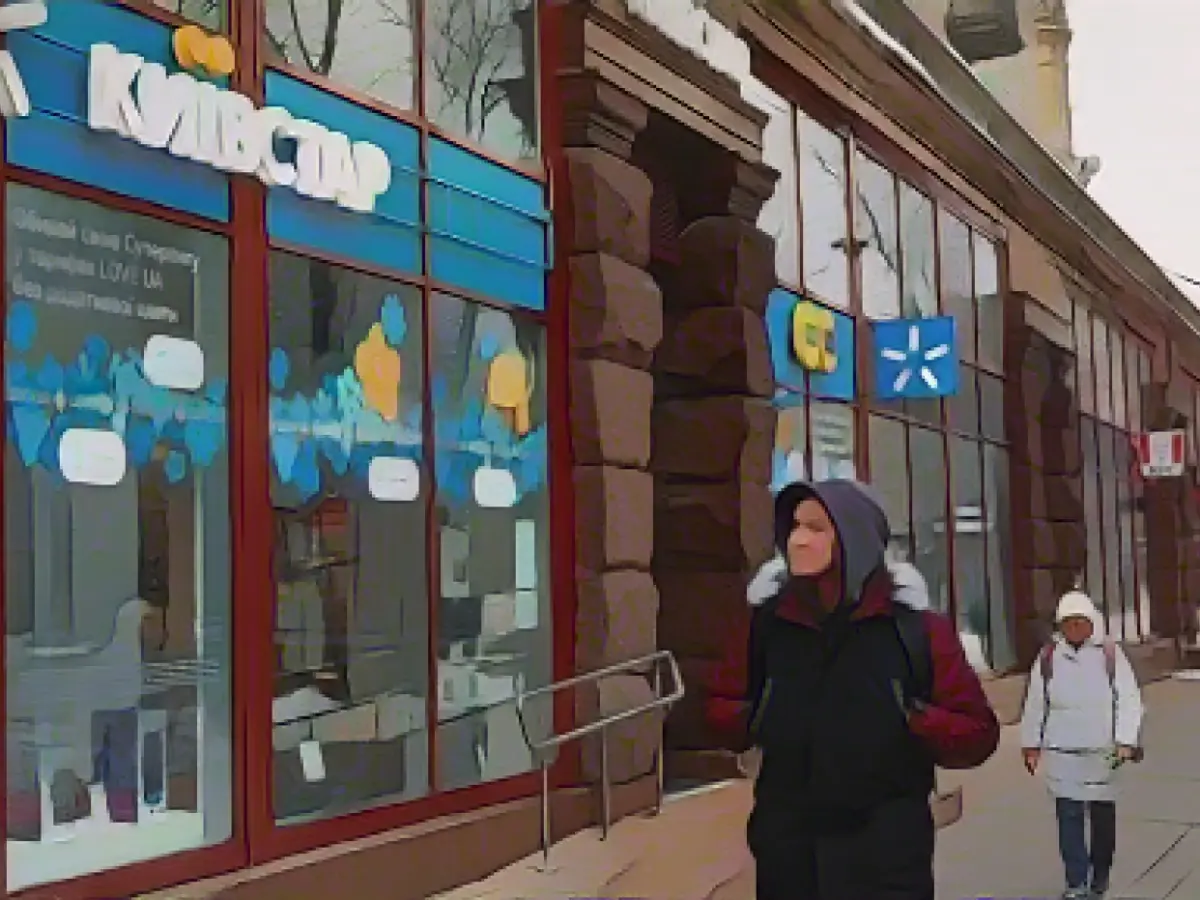 Ukrainian mobile operators suffered serious cyber attacks, bank services were disrupted and air raid sirens sounded