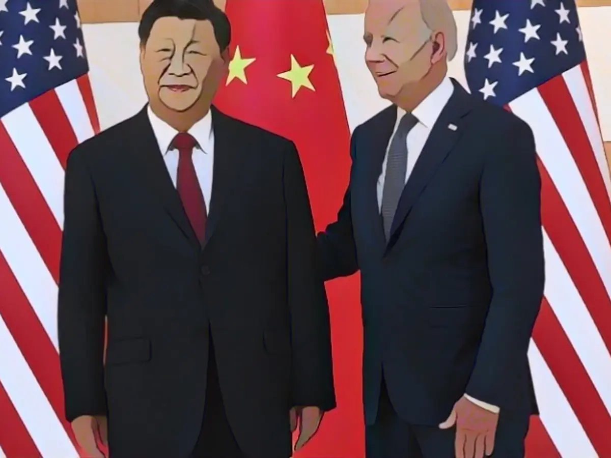 New York is planning to spend $10 billion to build a chip research center in cooperation with IBM, Micron and other companies