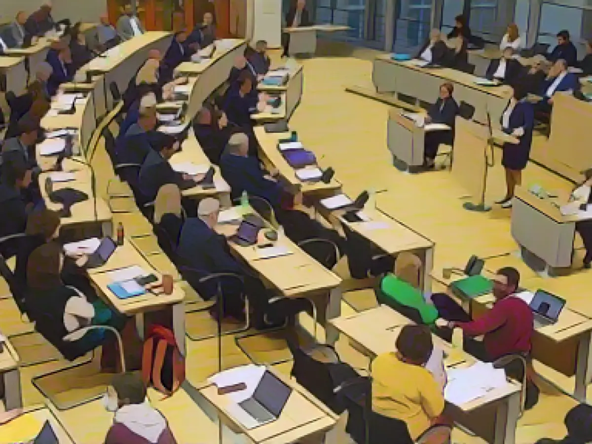 Members of parliament to be checked for Stasi activities