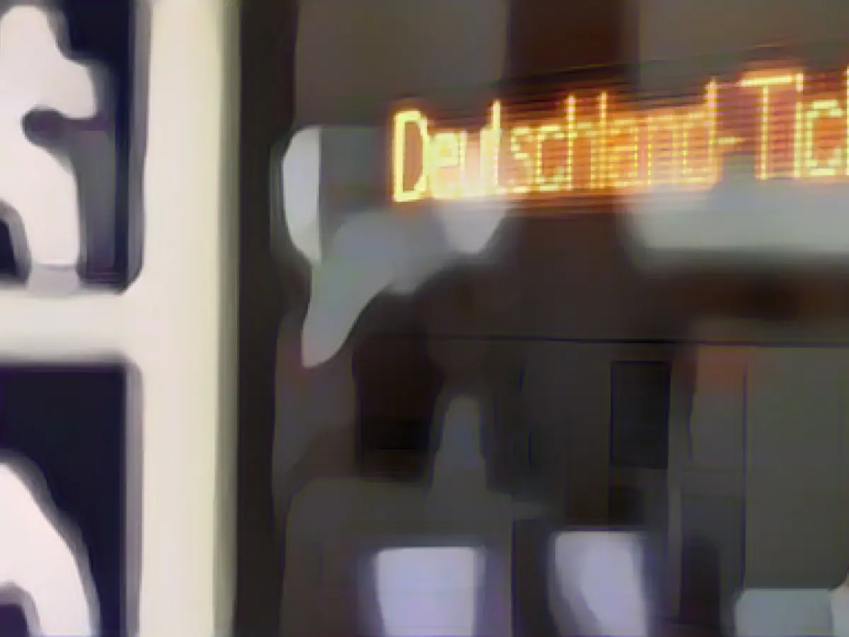 Discussion about 49 euro ticket: circles call for support