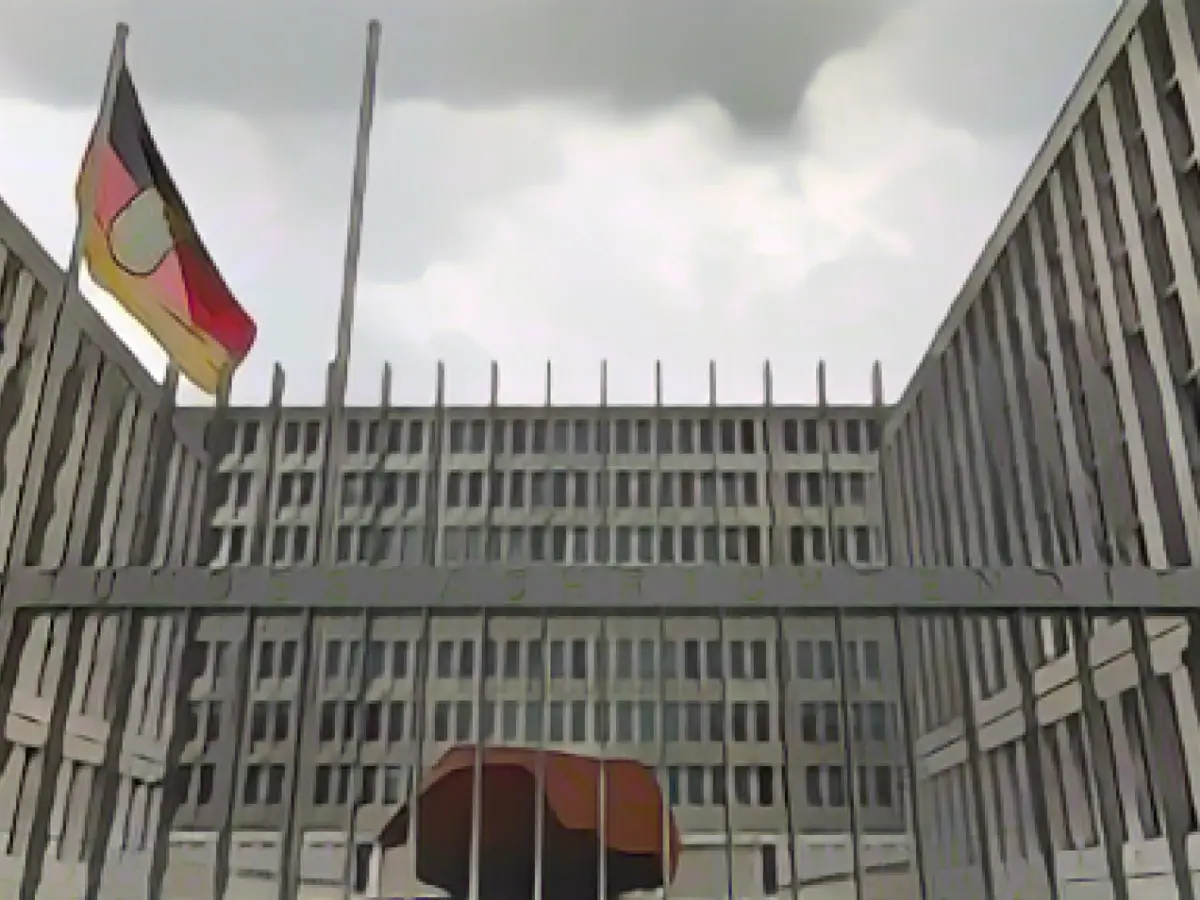 Trial for espionage at BND allegedly paid for by Russia begins in Berlin