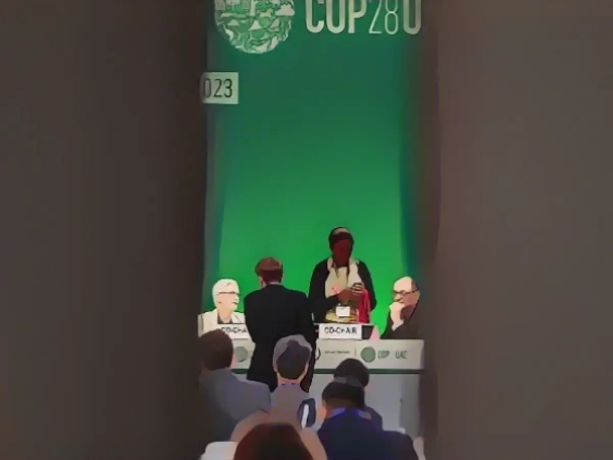 COP28 cannot agree on moving away from fossil fuels