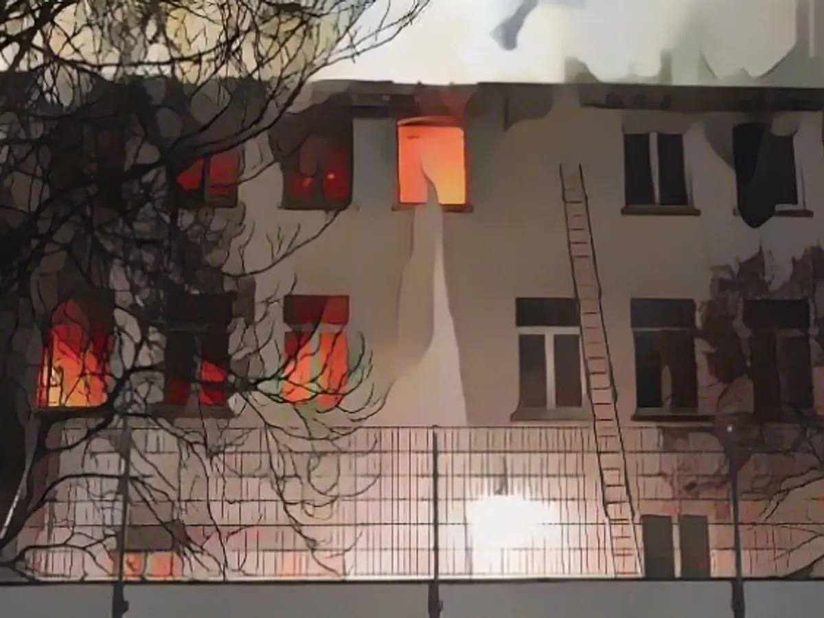 Residential building in Offenbach burns down - two dead