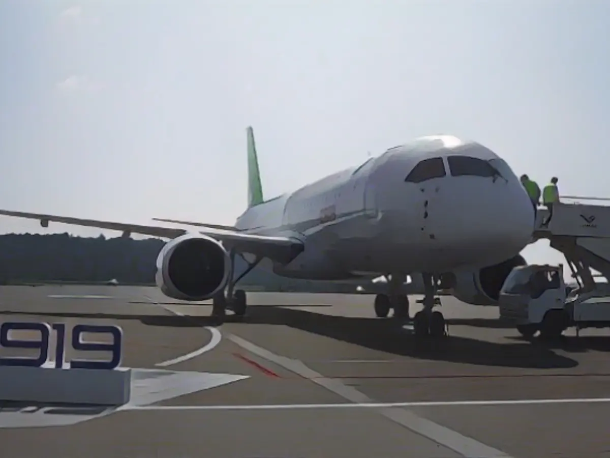 China challenges Airbus and Boeing