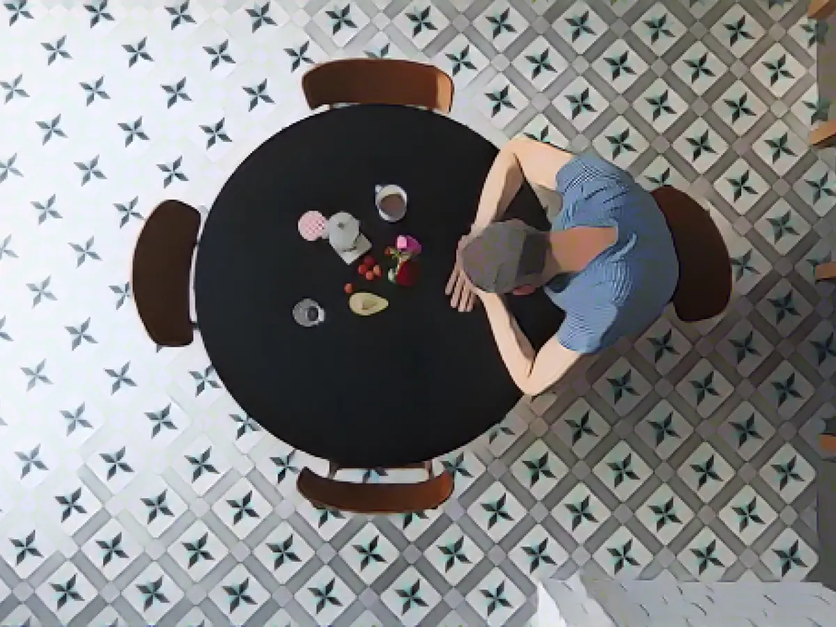 Loneliness is on the rise in Germany - why this is dangerous for democracy and health