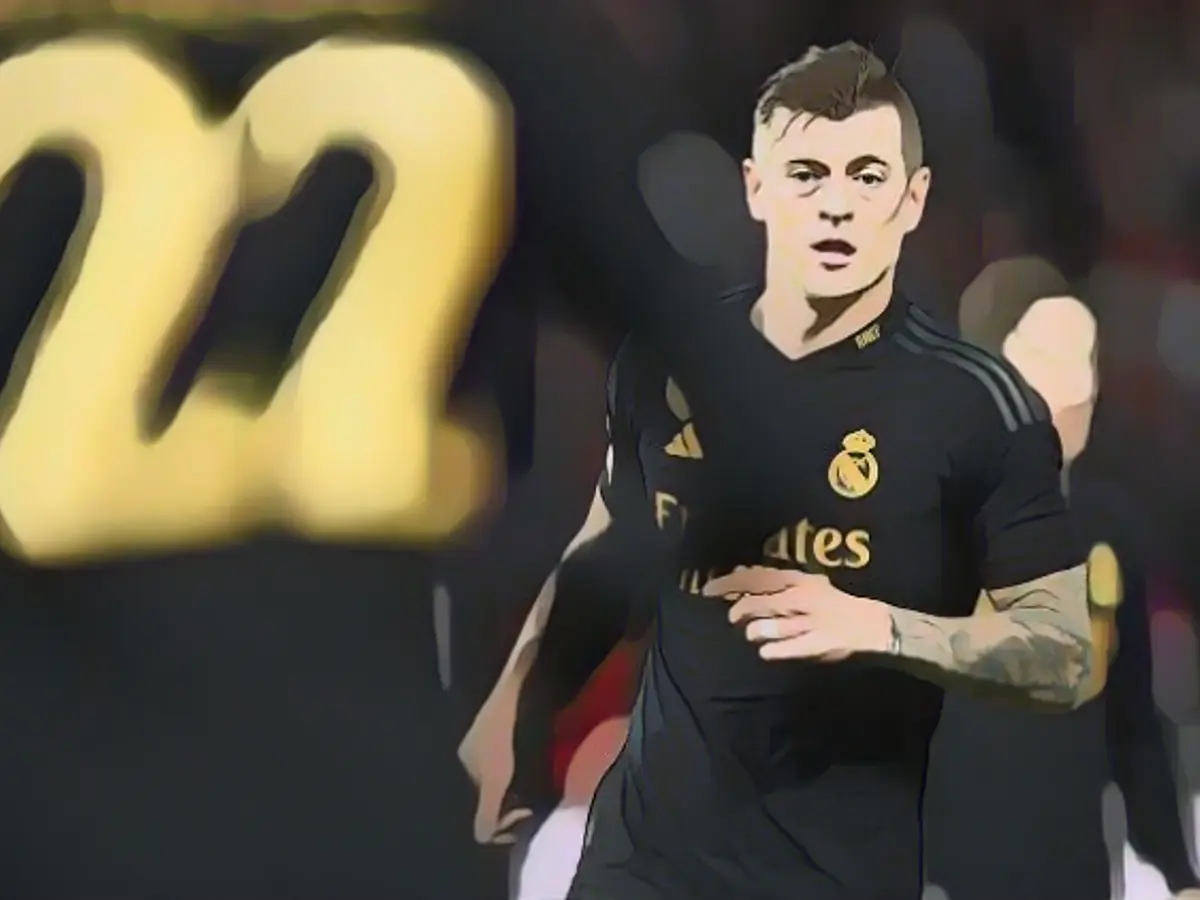 Toni Kroos celebrates tipsy grandpa in posh hotel