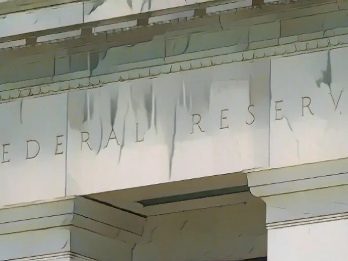 US central bank Fed shies away from cutting interest rates