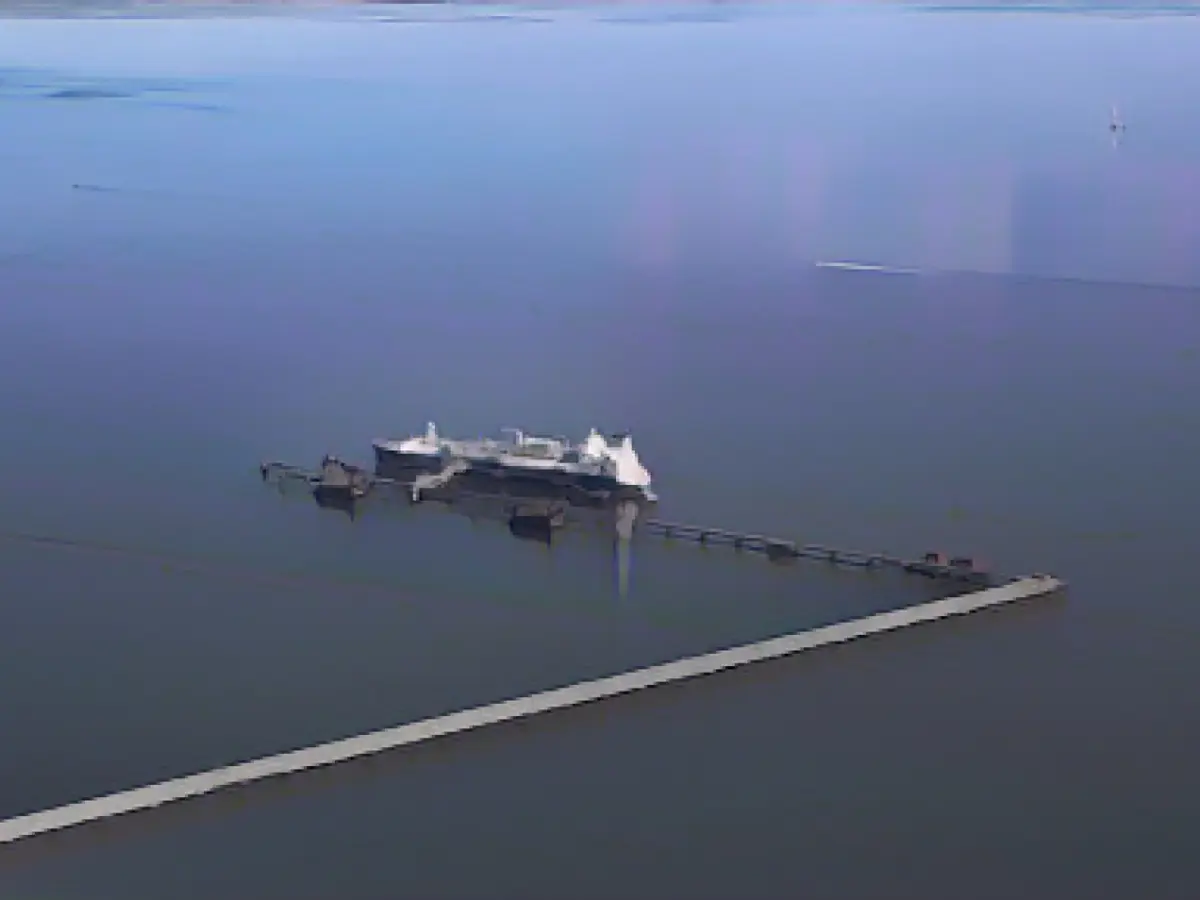 Last weld seam on LNG connection pipeline