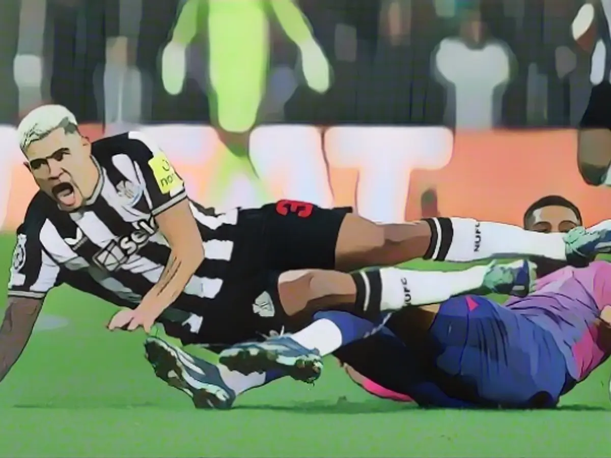 Saudi club Newcastle squander everything late on