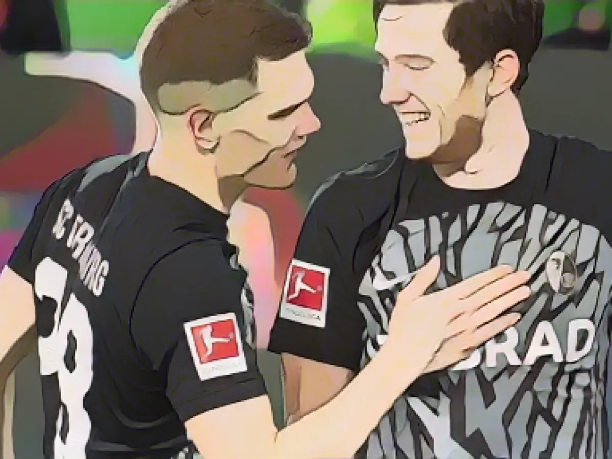 Freiburg battles West Ham for a direct place in the round of 16