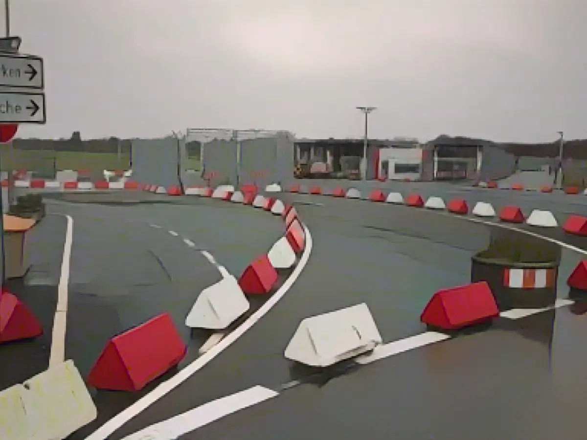 After hostage-taking: airport gates now with ram protection