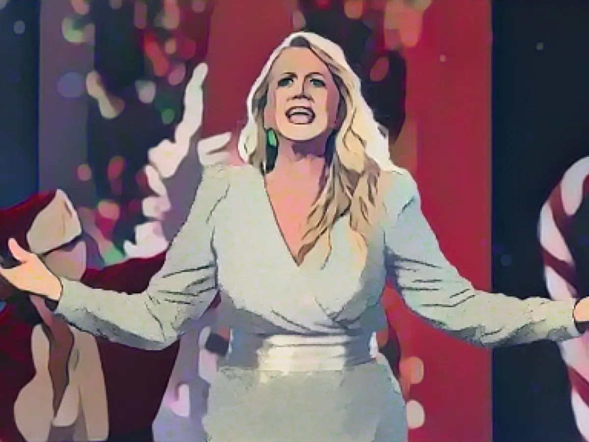 Schöneberger: Better to give champagne than jewelry