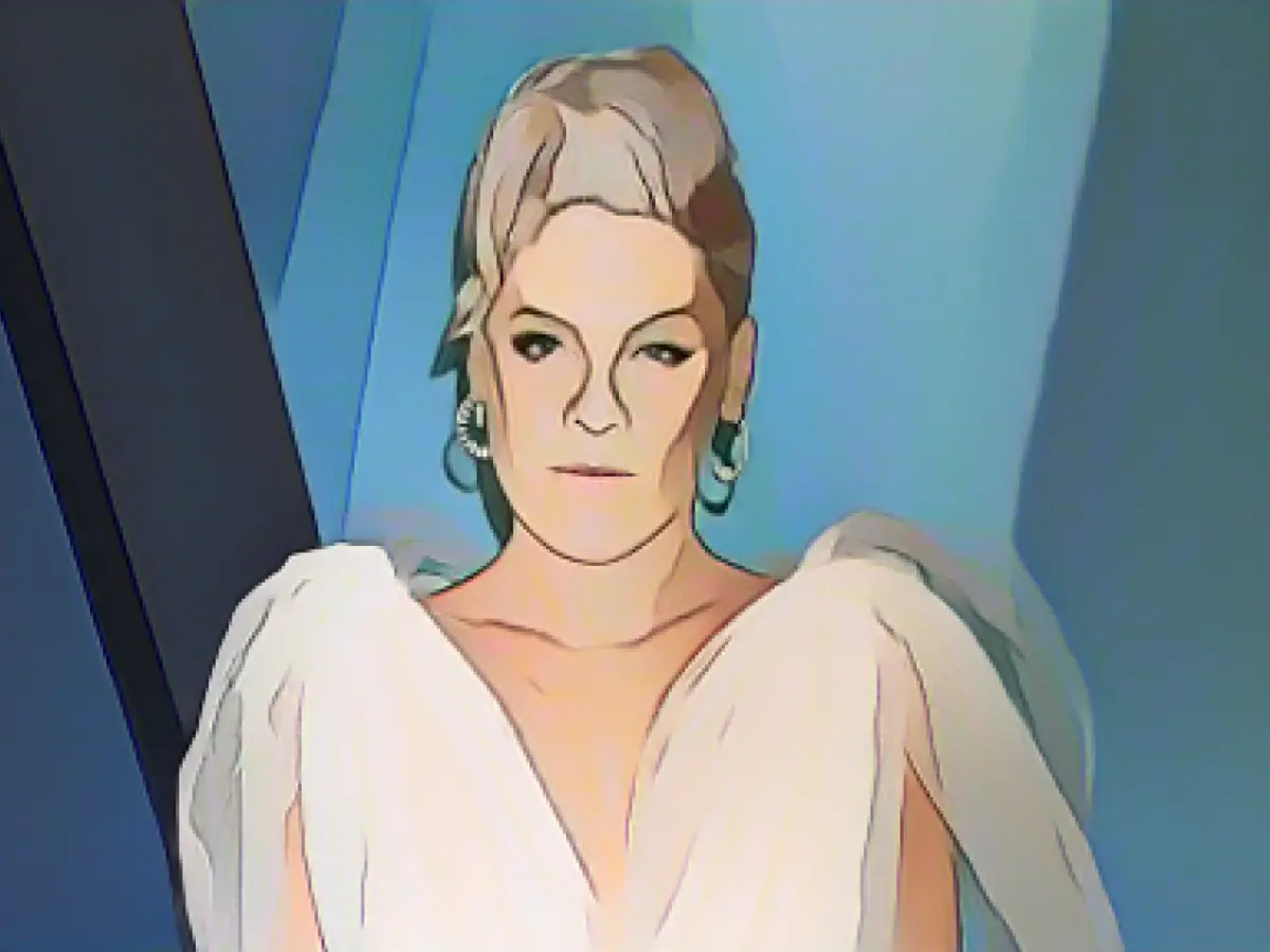 She defends herself against age discrimination