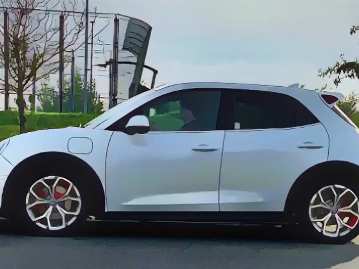 Ora Funky Cat - expensive toy or serious small car?