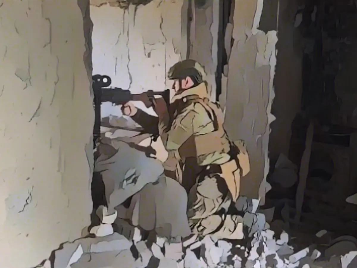 Russians advance on Bachmut