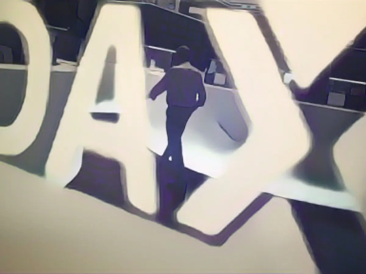 Dax investors pick up again after setback