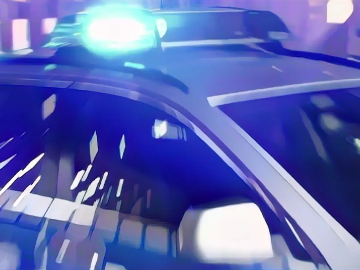 Three suspected right-wing extremists arrested