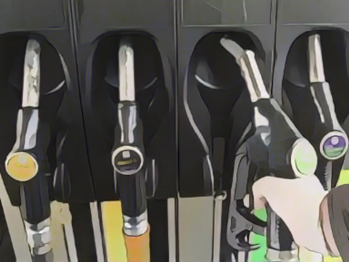 Bundestag approves higher CO2 price in 2024 and change to parental allowance