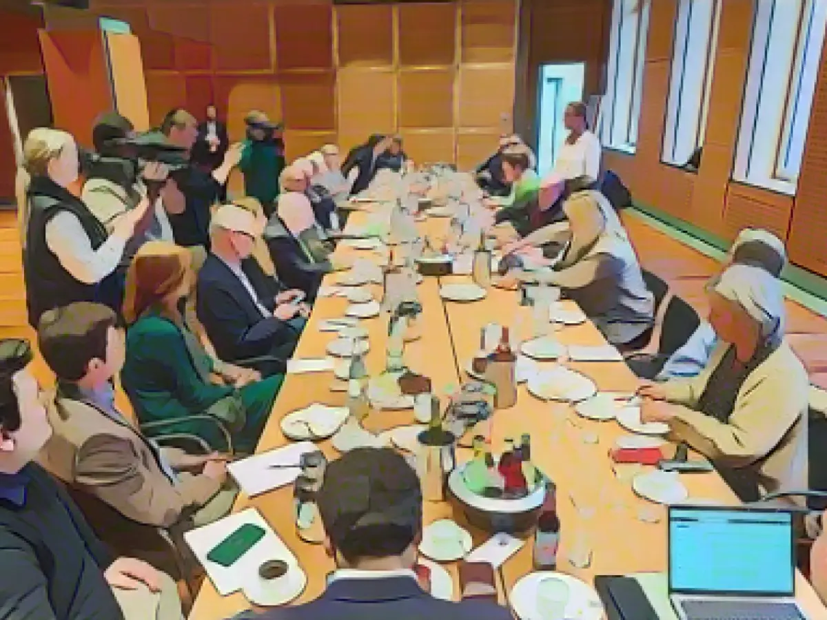 Black and red focuses on documenta and recorders