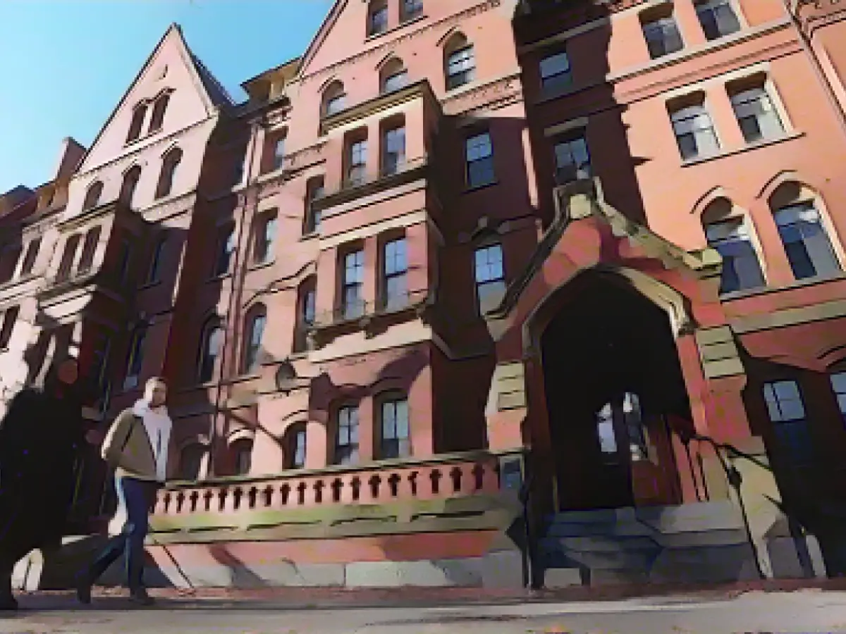 Harvard early-stage applications drop 17%, lowest level in four years