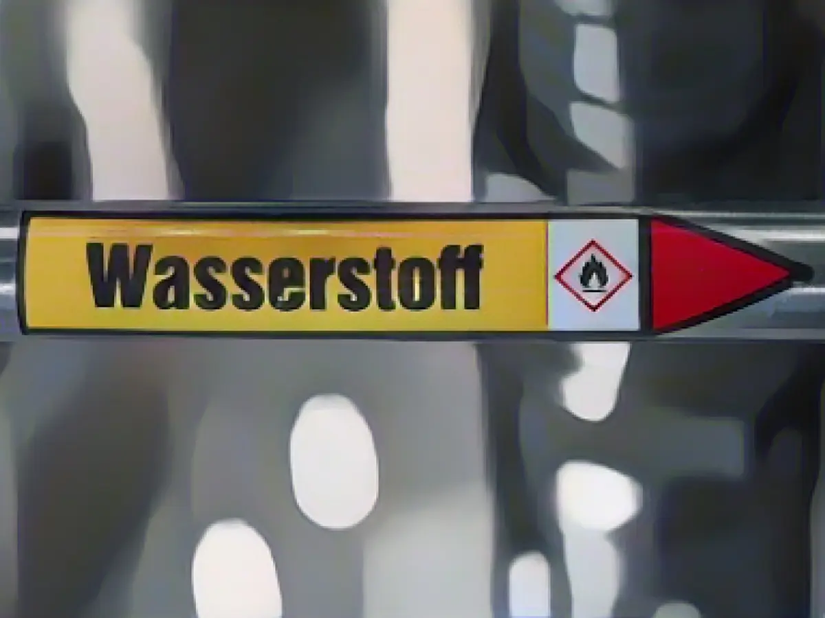 Large-scale electrolysis: Iqony and EU agree on funding