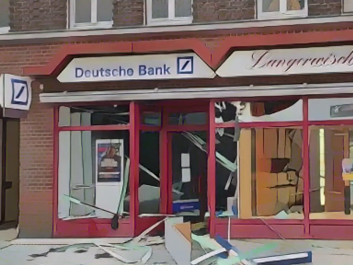 Unknown persons blow up cash machine in Genthin