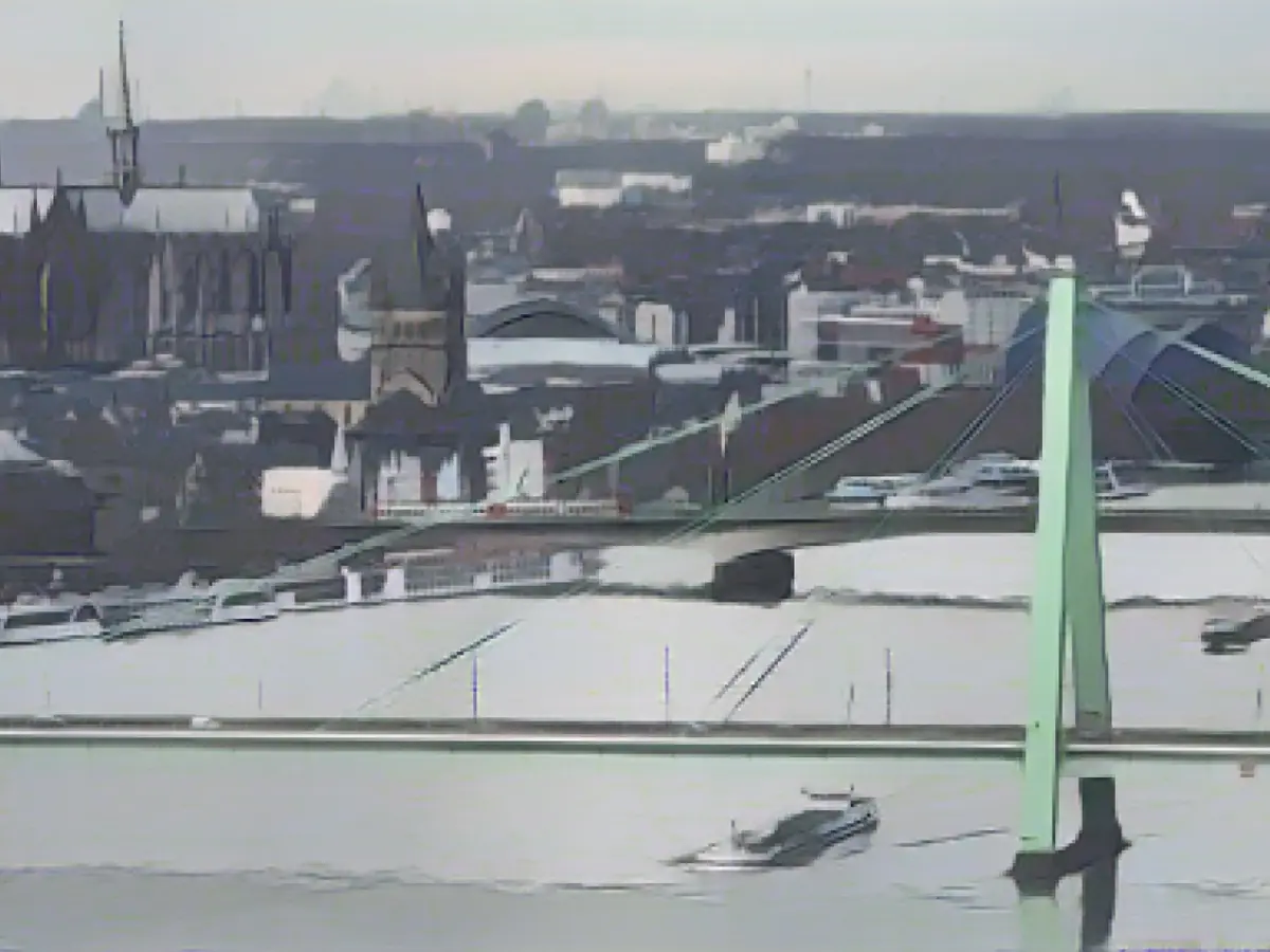 Maximum flood levels exceeded on the Rhine