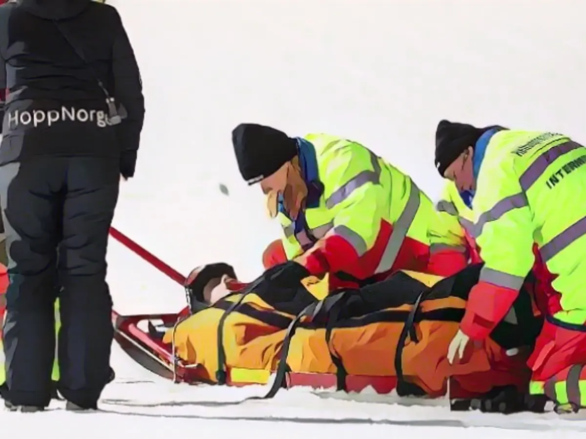 Ström gives the all-clear after a terrible fall