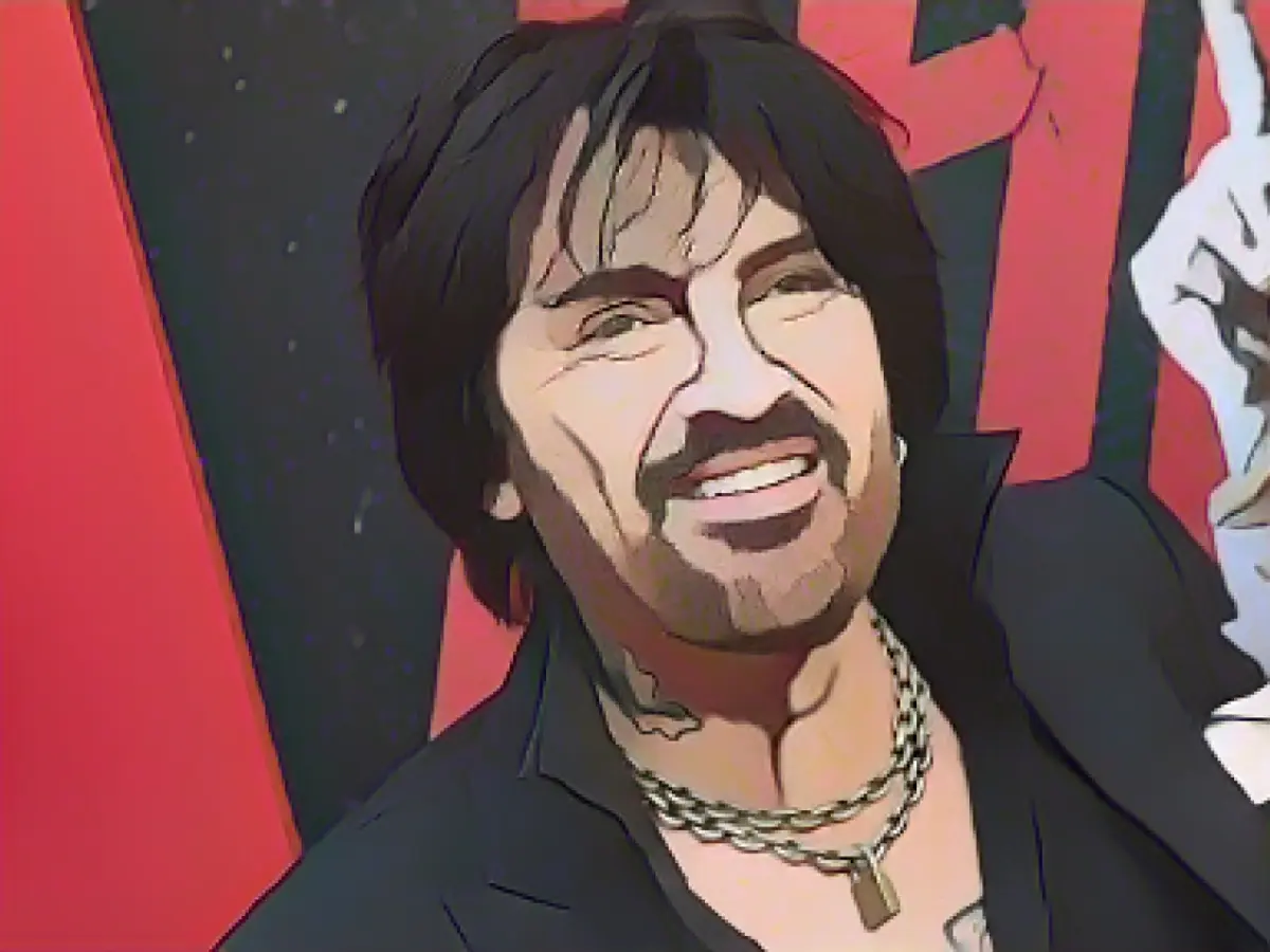 Serious accusations against the drummer