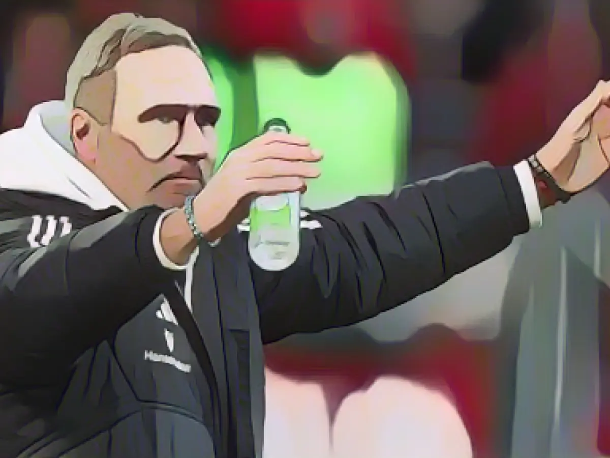 HSV coach Walter celebrates a lucky win in Nuremberg