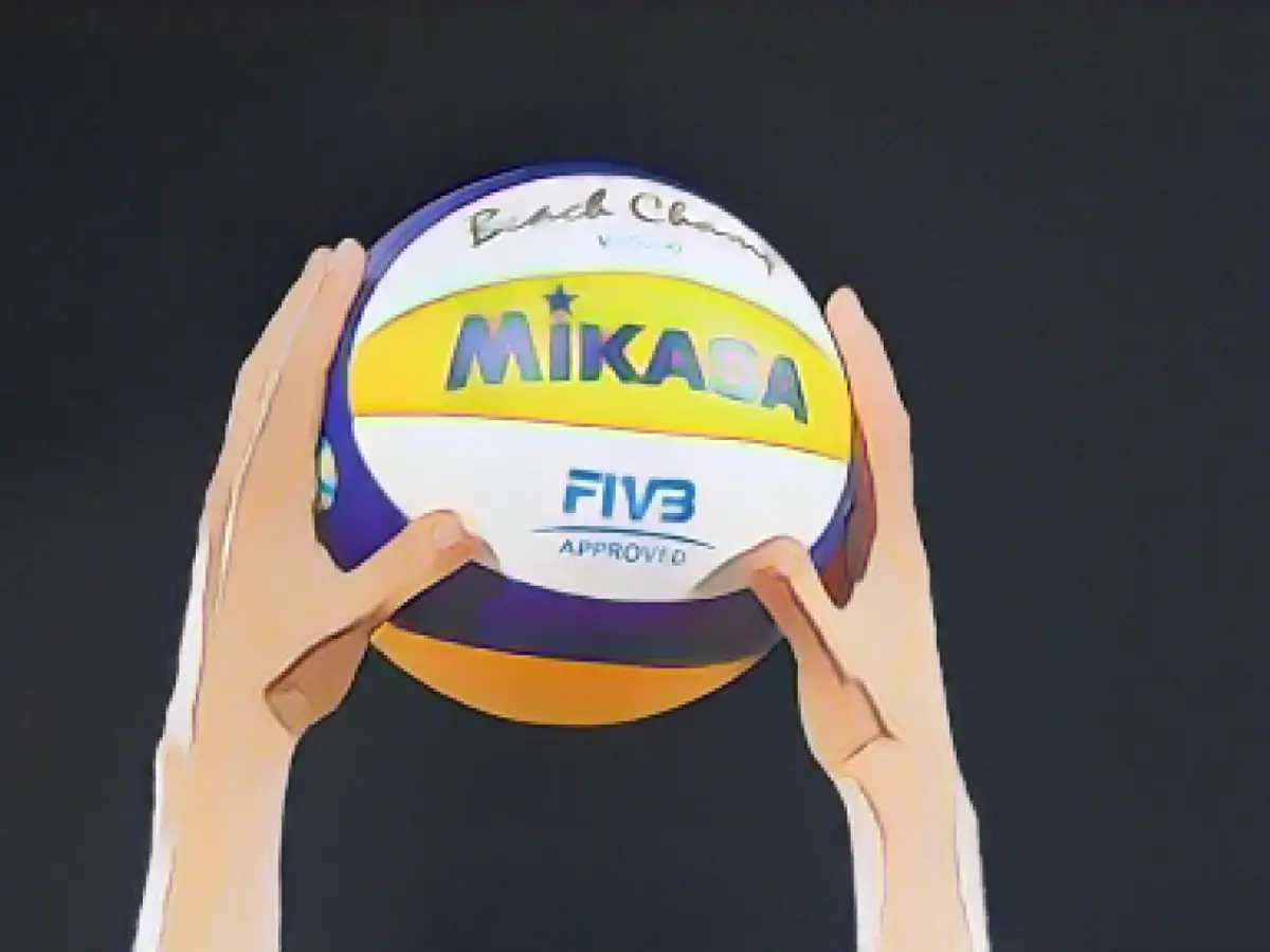 Dresden volleyball players win top match