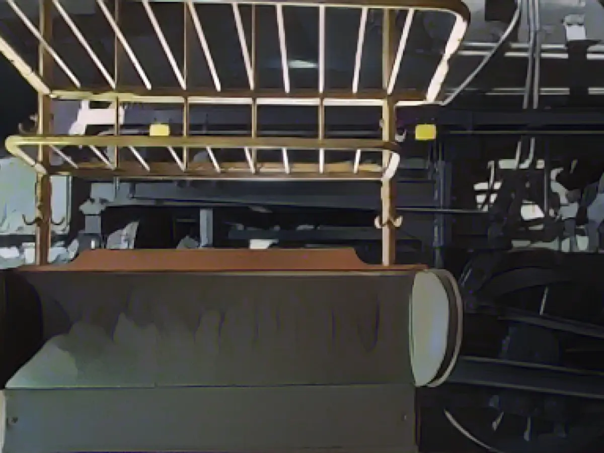 Over 80 years old - well-traveled: Steam locomotive travels to museum