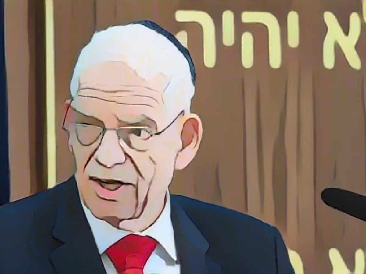 Schuster disappointed by lack of solidarity with Jews