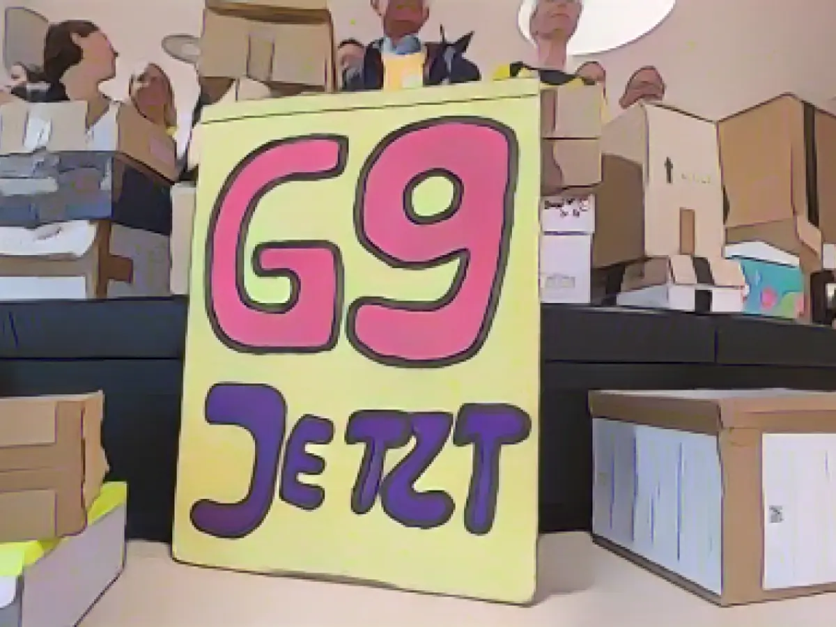 "We won't let up": parents' initiative piles on the pressure