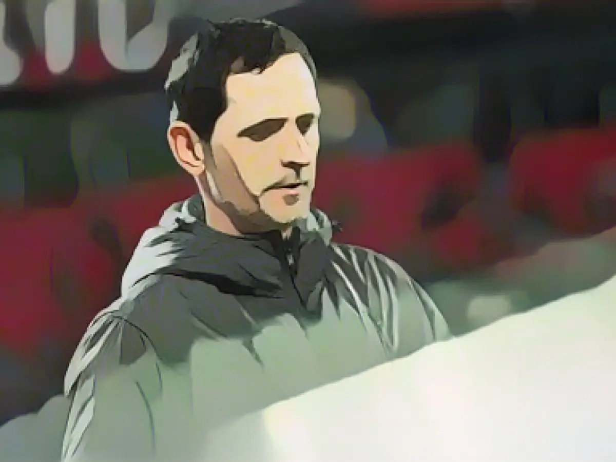 Toppmöller angry about Koch injury after offside