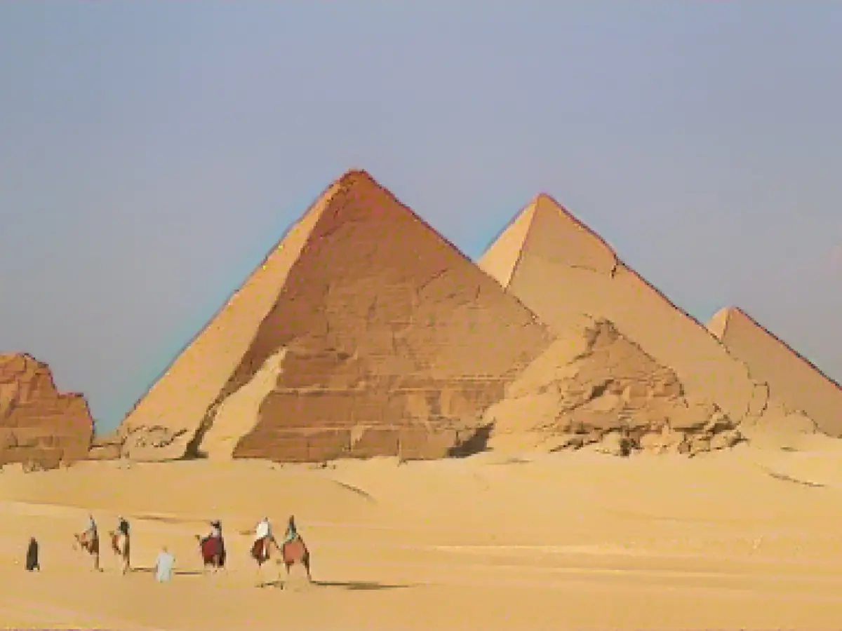 A now-dry tributary of the Nile helped build Egypt's pyramids, a new study suggests