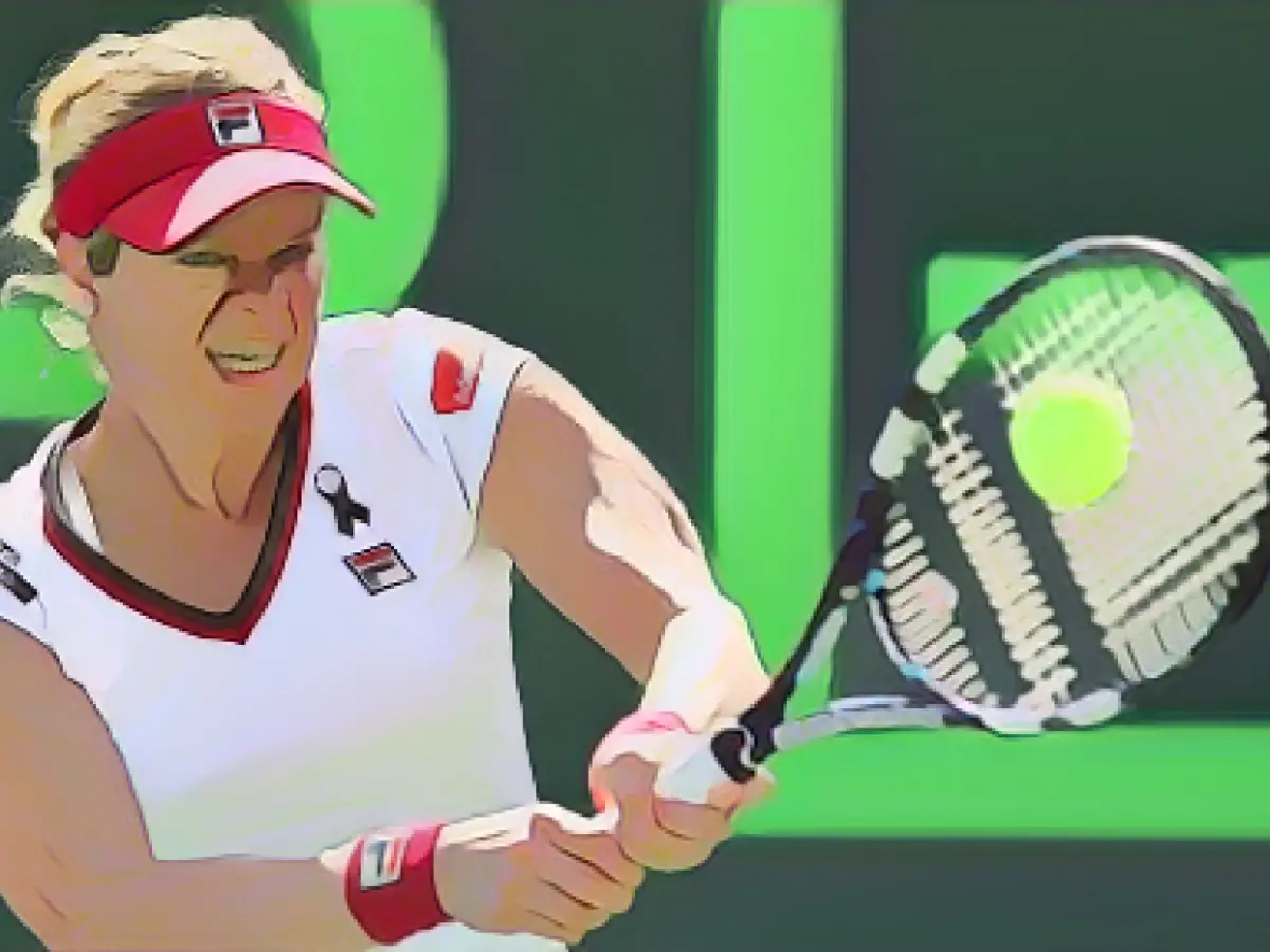 Kim Clijsters retires, announces return to tennis at 36